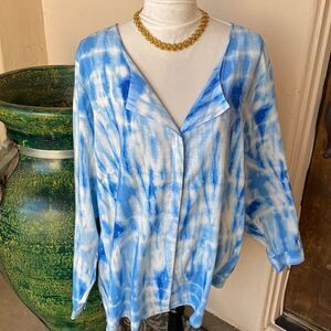 The dye lite weight long sleeve button front blouse size 3X